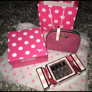 Beauty bag and sample spray